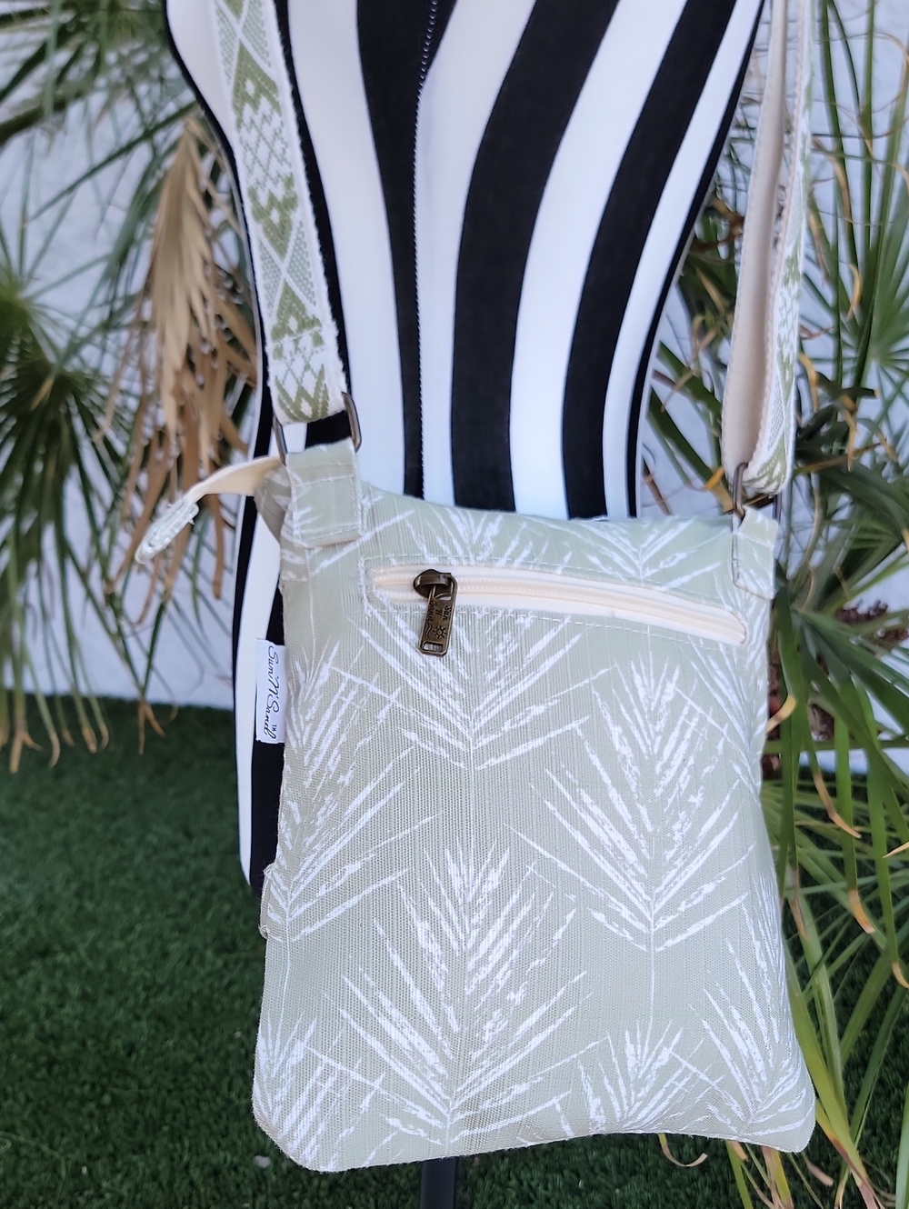 Subtle Summer Palm, Crossbody bag - Picture 6 of 8